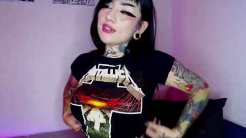  Heyyy guys Im Ninas crazy  online show from April 10, 2026, 3:39 pm