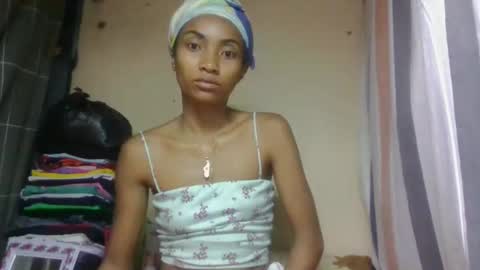 Snapshot of ninaeaa chatting on April 18, 2026, 5:00 am ninaeaa online show from April 18, 2026, 5:00 am