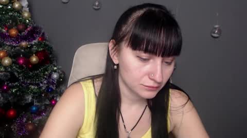 ninaflawlees online show from December 15, 2025, 1:04 pm