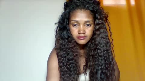 ninah_rise online show from September 19, 2025, 12:50 pm