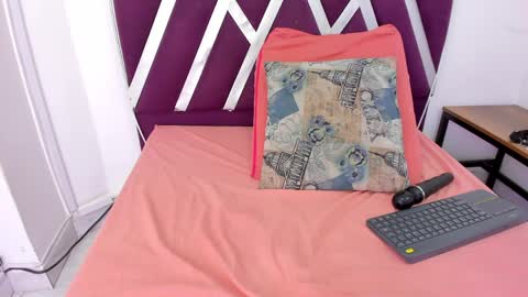 Nina online show from April 9, 2026, 6:19 am