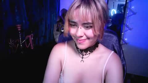 NIina Mon online show from September 24, 2025, 9:51 pm