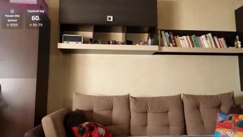 NinaNovalicious online show from October 23, 2025, 8:13 am