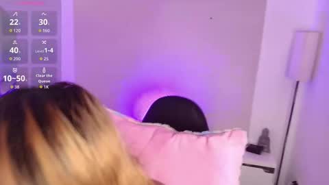 Nina online show from December 15, 2025, 11:36 am