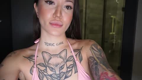 Snapshot of ninasuzuki chatting on January 16, 2026, 10:19 am ninasuzuki online show from January 16, 2026, 10:19 am