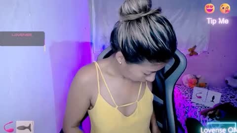 ninatinydoll1 online show from October 6, 2025, 10:56 am