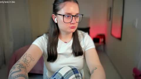 ninavolkov online show from February 3, 2025, 12:47 am