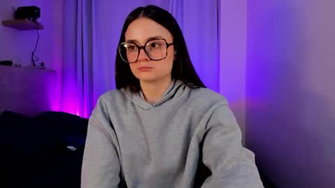 ninavolkov online show from September 25, 2025, 10:02 pm