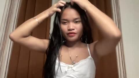 Snapshot of nini_luvskorn chatting on June 3, 2026, 10:51 am nini_luvskorn online show from June 3, 2026, 10:51 am
