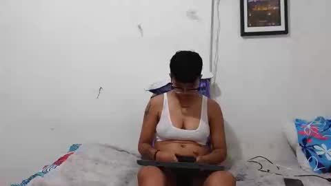 nini_smith online show from April 17, 2026, 4:59 am