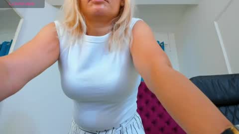 Snapshot of ninna_dee chatting on July 1, 2026, 4:14 am nina dee online show from July 1, 2026, 4:14 am