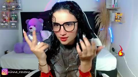 Snapshot of ninna_raven chatting on April 19, 2026, 10:01 pm Ninna online show from April 19, 2026, 10:01 pm