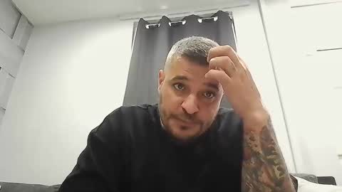 AURA online show from November 9, 2025, 12:03 pm