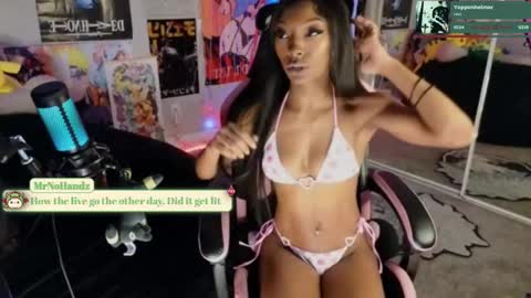 NIVIA WOLFE online show from January 8, 2025, 2:25 am