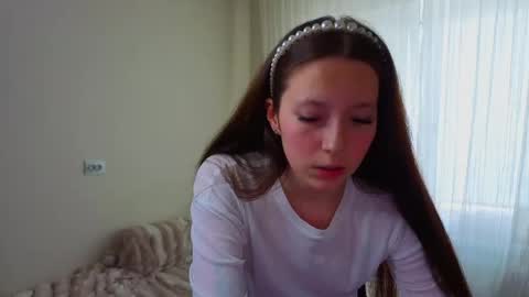 Polly 3 online show from May 17, 2026, 1:51 pm