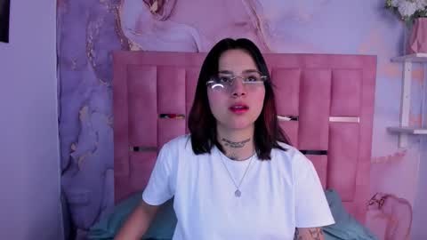 Nixie online show from September 19, 2025, 3:19 am