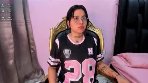 Nixie online show from October 6, 2025, 12:46 pm