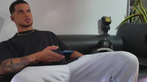 Snapshot of nixon347932 chatting on September 25, 2025, 3:16 pm Nicolas Muscle online show from September 25, 2025, 3:16 pm