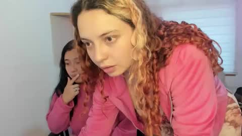 nixy_fresa online show from October 10, 2025, 11:31 am