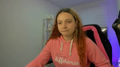 nixy_fresa online show from October 15, 2025, 11:10 am