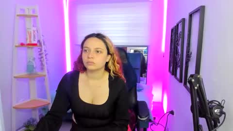 nixy_fresa online show from October 21, 2025, 11:22 am