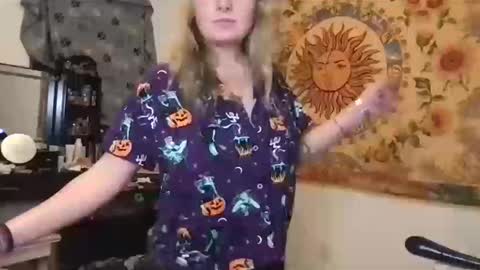 nknightxxx online show from October 14, 2025, 1:06 am