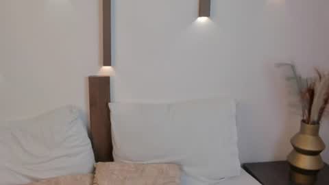 Snapshot of noa_11x chatting on June 19, 2026, 12:20 pm N O A online show from June 19, 2026, 12:20 pm