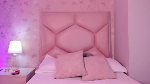   ambarsulliva  online show from January 28, 2025, 11:49 am