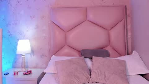   ambarsulliva  online show from February 13, 2025, 11:50 am