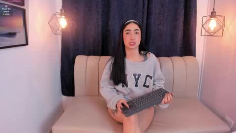 NATHALIA MORENO online show from April 17, 2026, 12:19 pm