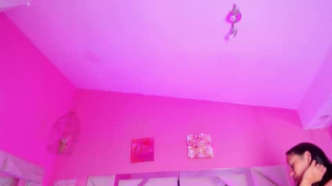 Zoe  online show from April 7, 2026, 1:00 pm