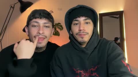 Snapshot of noah_and_steven chatting on May 5, 2026, 2:19 am noah_and_steven online show from May 5, 2026, 2:19 am