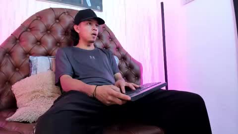 Noah Blake online show from October 22, 2025, 2:45 am