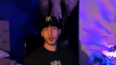 Snapshot of noah_brigth chatting on November 9, 2025, 2:15 pm Noah Brigth online show from November 9, 2025, 2:15 pm