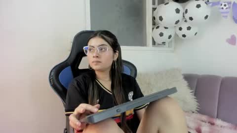 Snapshot of noah_bunny chatting on July 7, 2026, 8:57 pm noah_bunny online show from July 7, 2026, 8:57 pm
