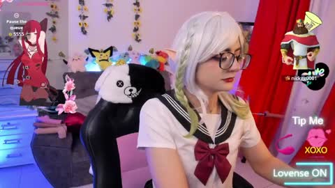 Anna Cherry online show from April 8, 2026, 2:33 am