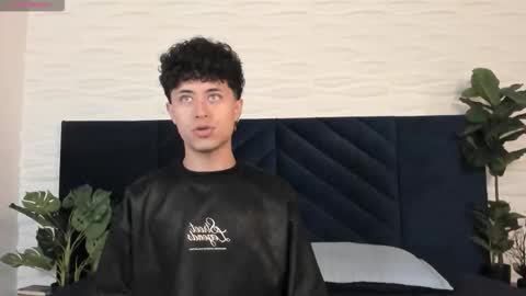 noah_dupont_ online show from October 5, 2025, 8:07 pm