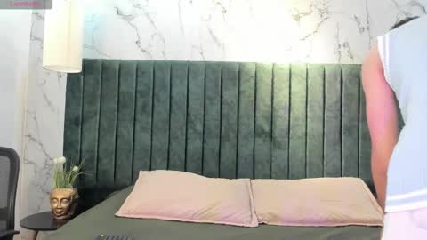 noah_dupont_ online show from February 7, 2026, 11:36 am