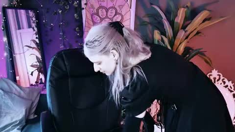 REAL name LiaDM are always open online show from June 9, 2026, 1:56 pm