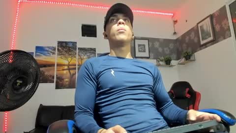 noah_flynn1 online show from March 1, 2026, 11:01 am