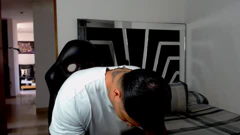 Noah Harris01 online show from October 25, 2025, 6:35 pm