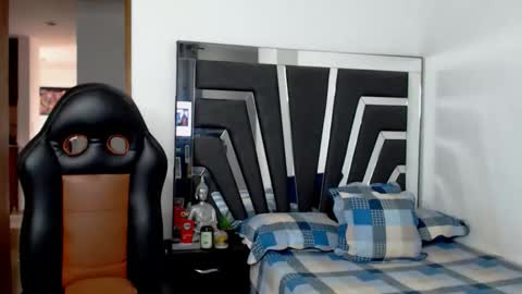 Noah Harris01 online show from February 27, 2026, 12:16 pm