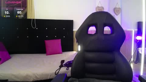 Noah  online show from October 4, 2025, 8:18 pm