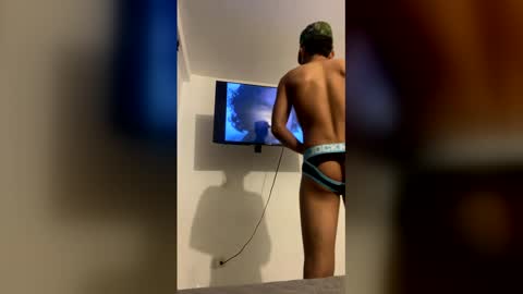 noah_keller online show from April 19, 2026, 1:54 pm