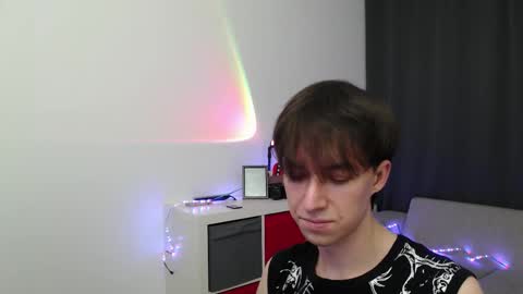 noah_lawson online show from September 17, 2025, 6:31 pm