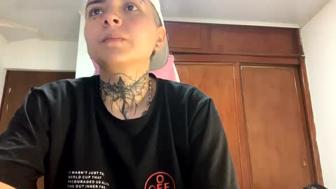 Snapshot of noah_martini chatting on January 22, 2025, 4:13 am noah hehim online show from January 22, 2025, 4:13 am