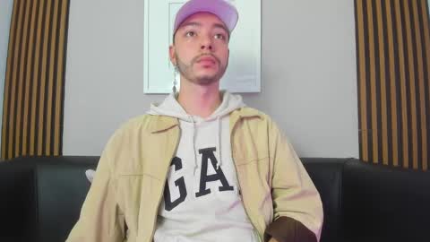 Snapshot of noah_ricci_ chatting on January 27, 2025, 12:05 pm online show from January 27, 2025, 12:05 pm