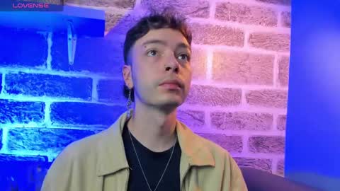 Snapshot of noah_ricci_ chatting on September 18, 2025, 12:29 pm online show from September 18, 2025, 12:29 pm