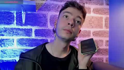 Snapshot of noah_ricci_ chatting on September 19, 2025, 12:39 pm online show from September 19, 2025, 12:39 pm
