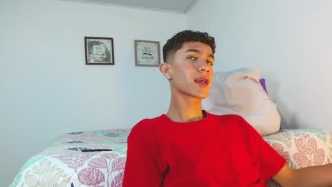 Snapshot of noah_tyler_ chatting on December 3, 2024, 10:07 pm noah tyler online show from December 3, 2024, 10:07 pm